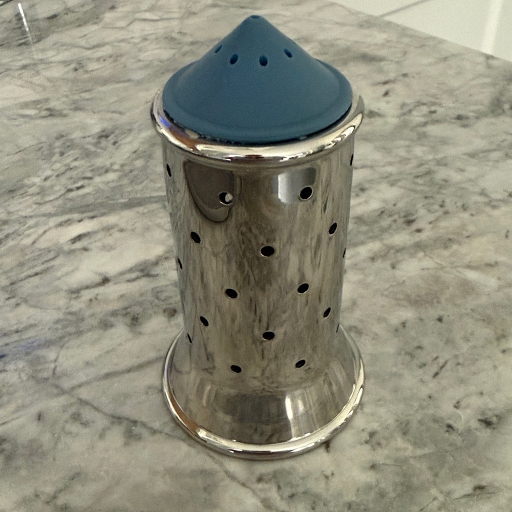 EUC Alessi Michael Graves Salt Shaker - Picture 3 of 5